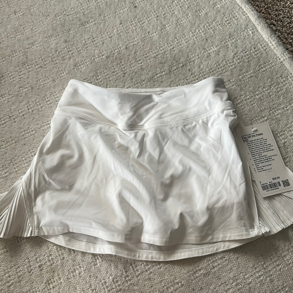 Lululemon play off the pleats NWT